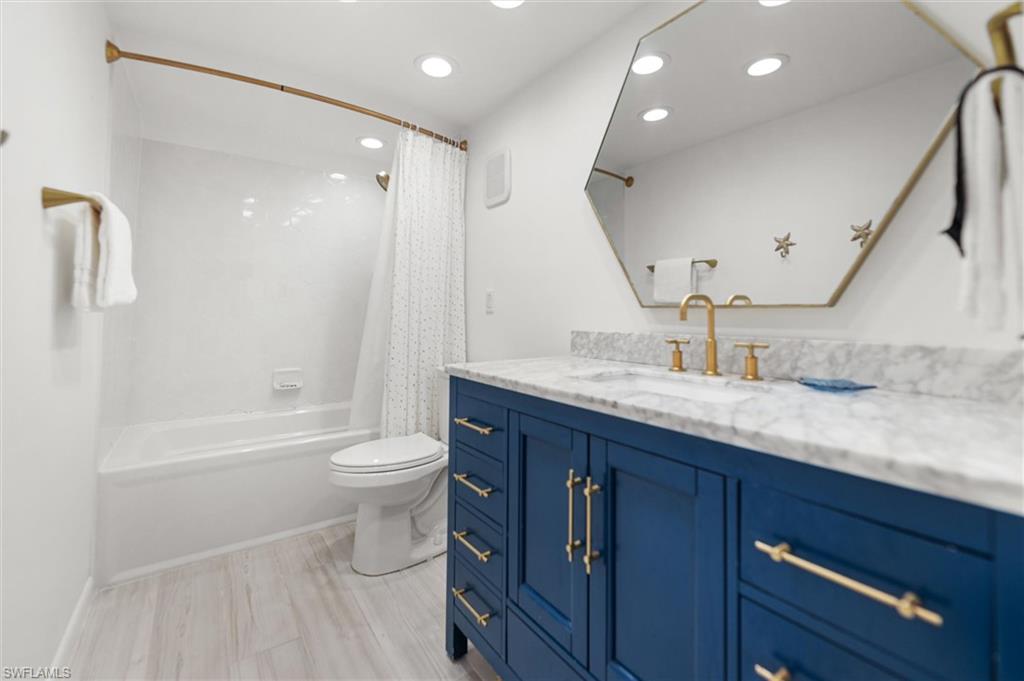 SUNSET CAPTIVA - Residential