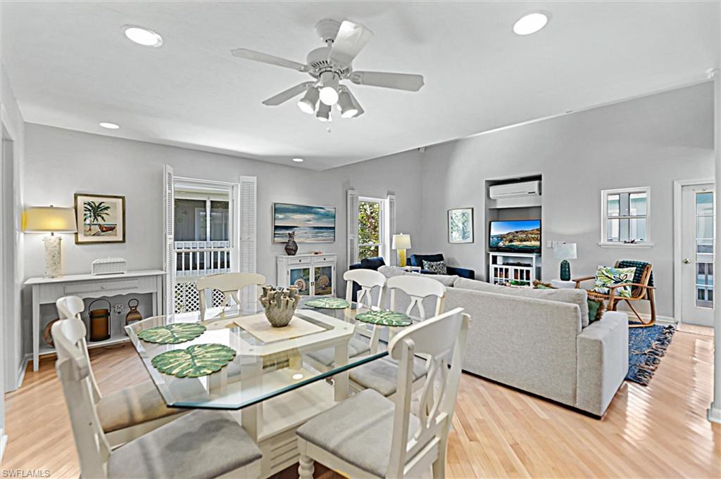 SUNSET CAPTIVA - Residential