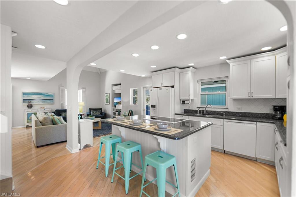 SUNSET CAPTIVA - Residential