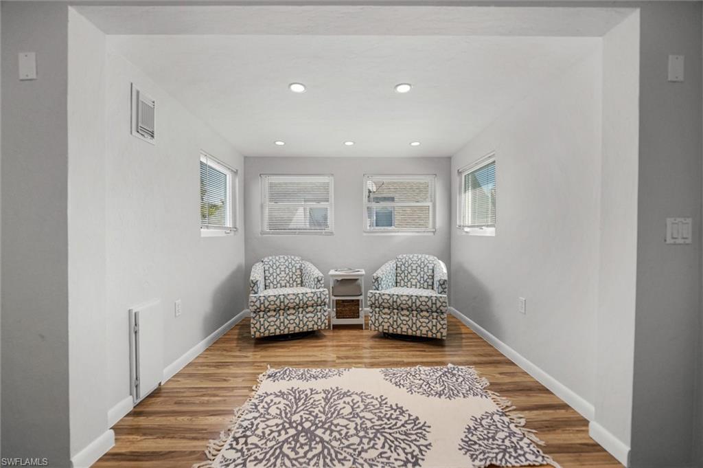 SUNSET CAPTIVA - Residential