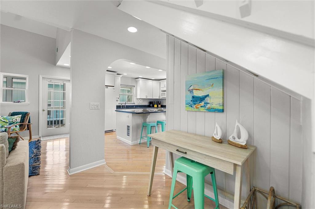 SUNSET CAPTIVA - Residential