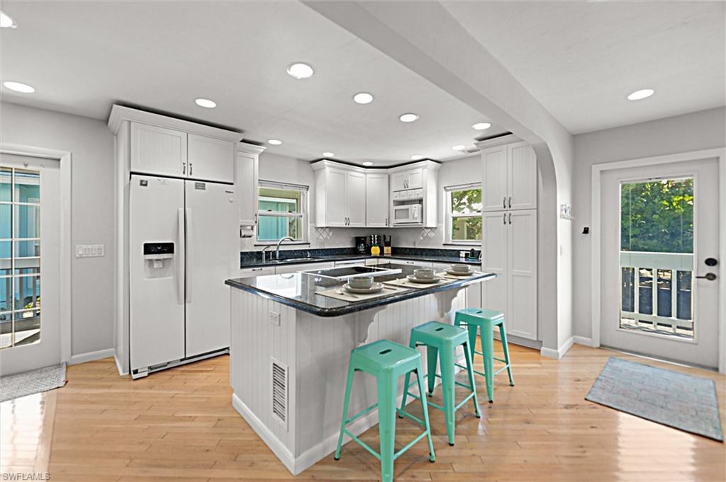 SUNSET CAPTIVA - Residential