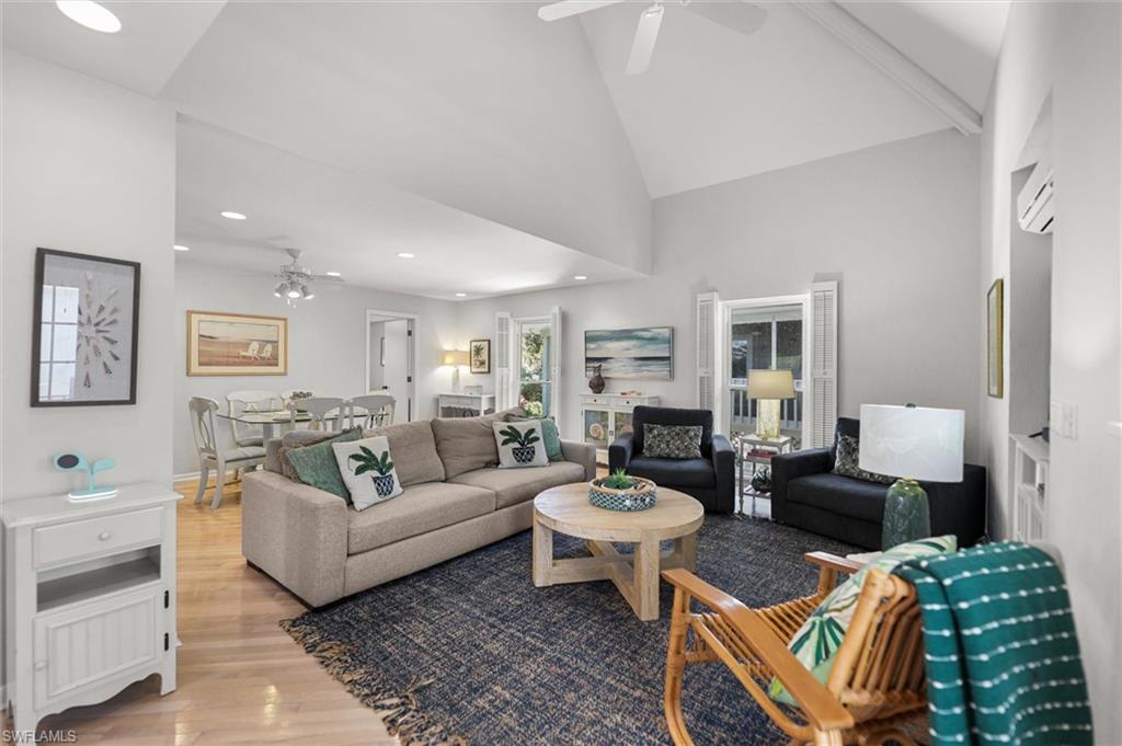 SUNSET CAPTIVA - Residential