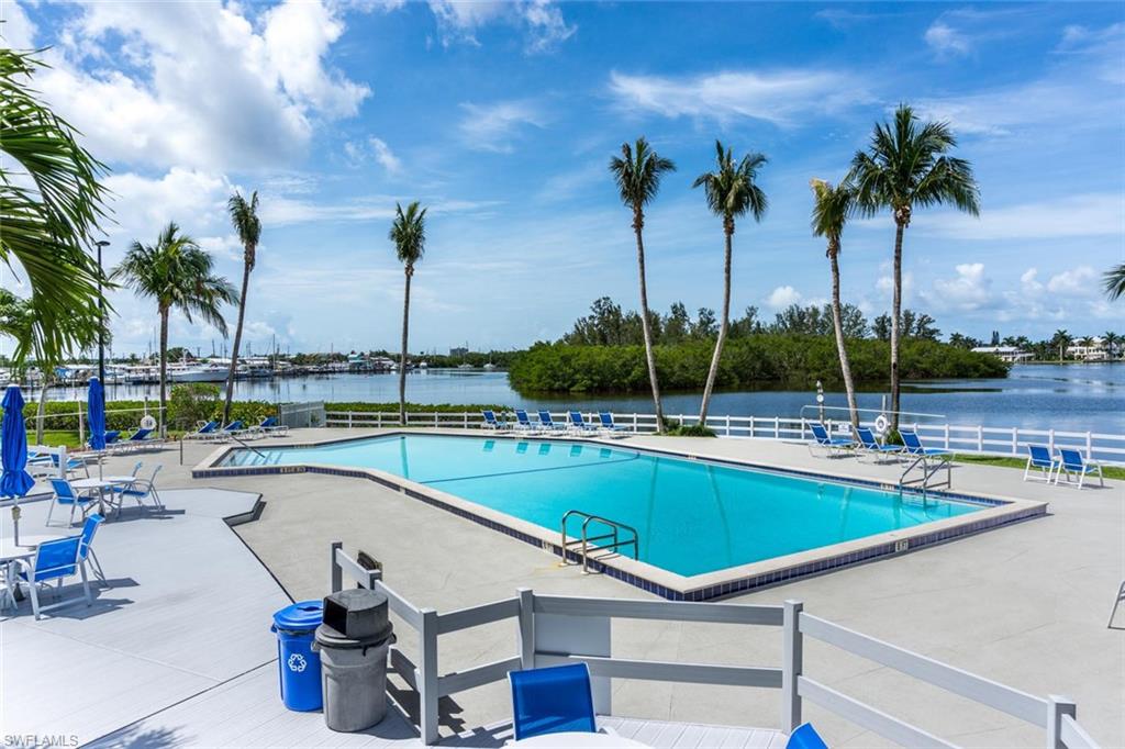 BOARDWALK CAPER - Residential