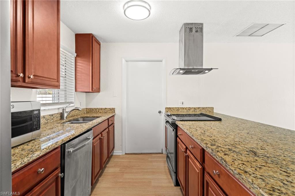 SAN CARLOS PARK - Residential