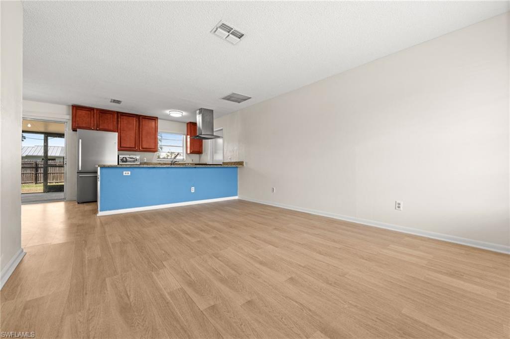 SAN CARLOS PARK - Residential