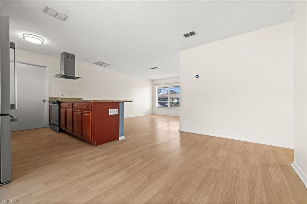 SAN CARLOS PARK - Residential