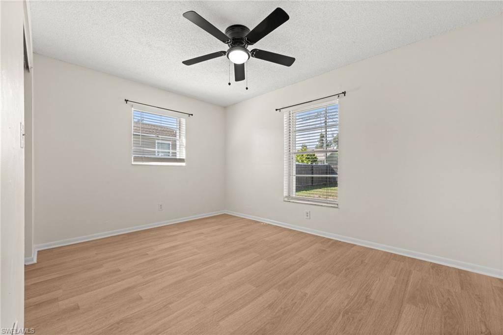 SAN CARLOS PARK - Residential