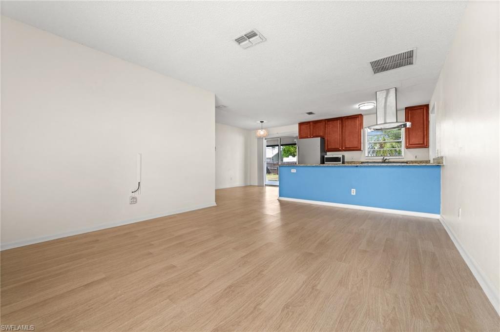 SAN CARLOS PARK - Residential