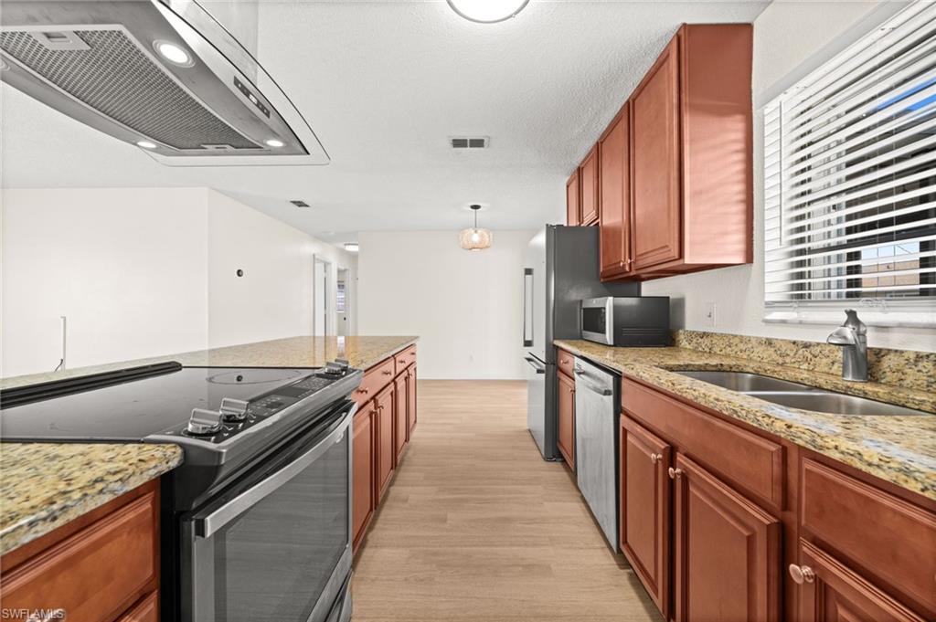 SAN CARLOS PARK - Residential