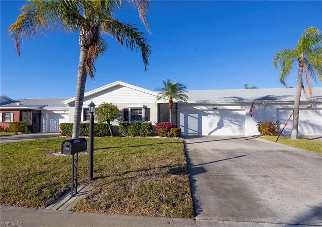 Photo of 1513 Edgewater CIR, FORT MYERS, FL 33919 (MLS # 226018216)