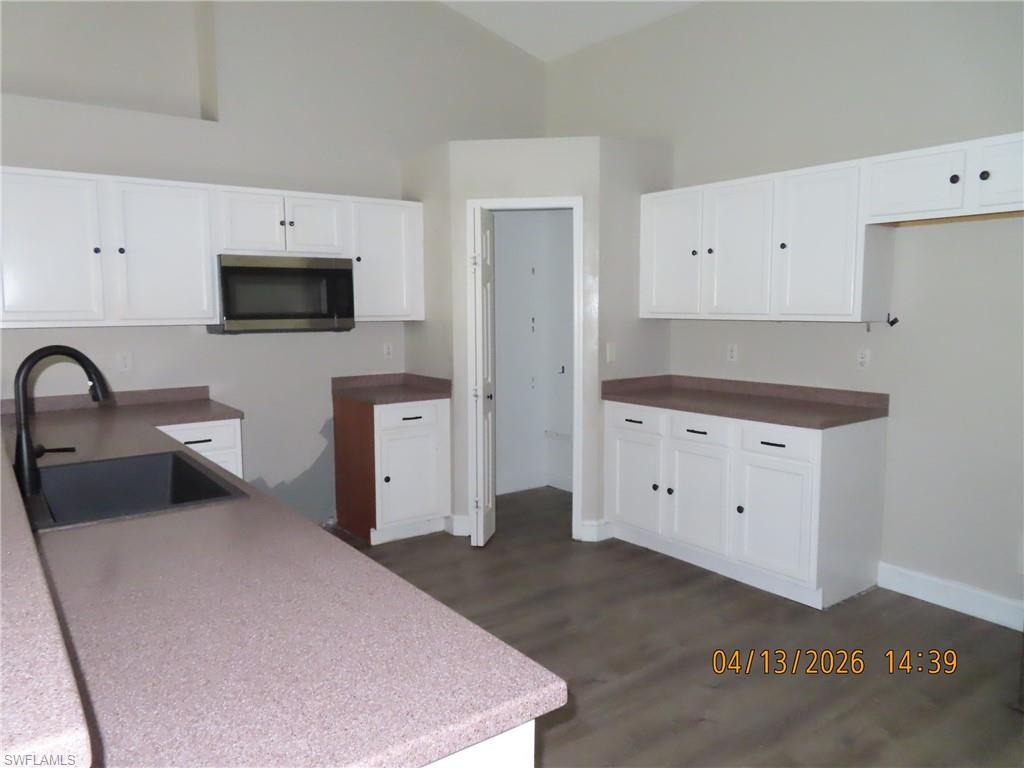 MIRROR LAKES - Residential