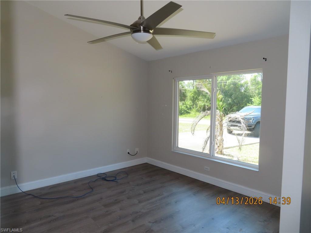 MIRROR LAKES - Residential