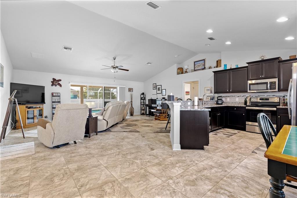 CAPE CORAL - Residential