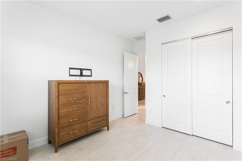 VALENCIA TRAILS - Residential