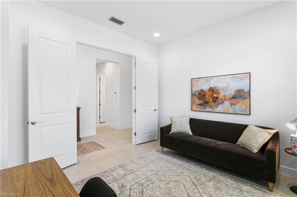 VALENCIA TRAILS - Residential