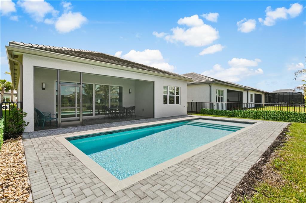 VALENCIA TRAILS - Residential