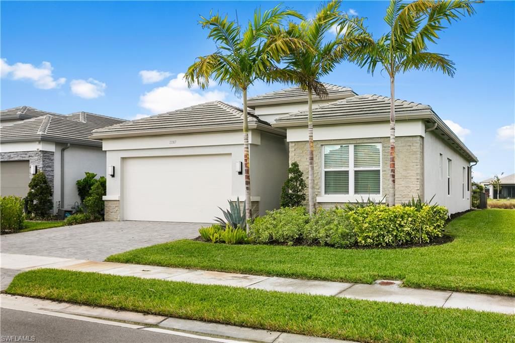 Photo of 12363 Purple Ficus WAY, NAPLES, FL 34120 (MLS # 226013490)
