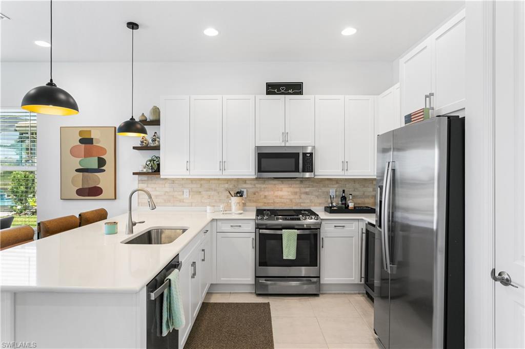 VALENCIA TRAILS - Residential