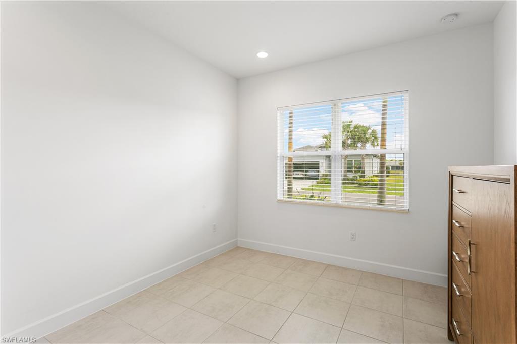 VALENCIA TRAILS - Residential