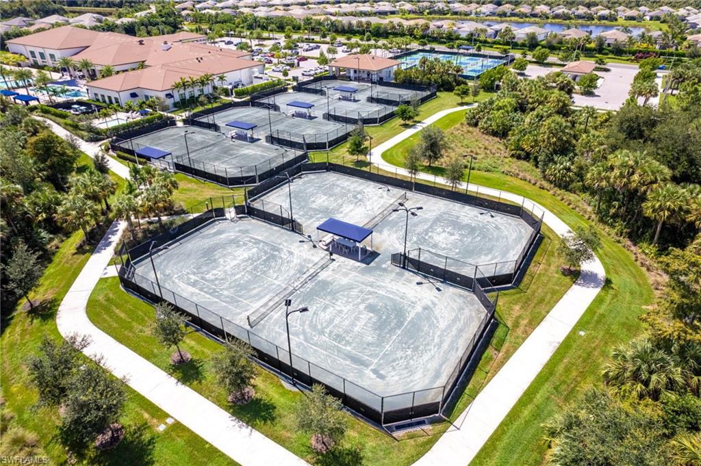 VALENCIA TRAILS - Residential