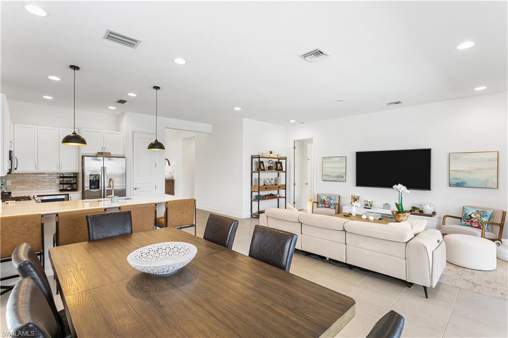 VALENCIA TRAILS - Residential