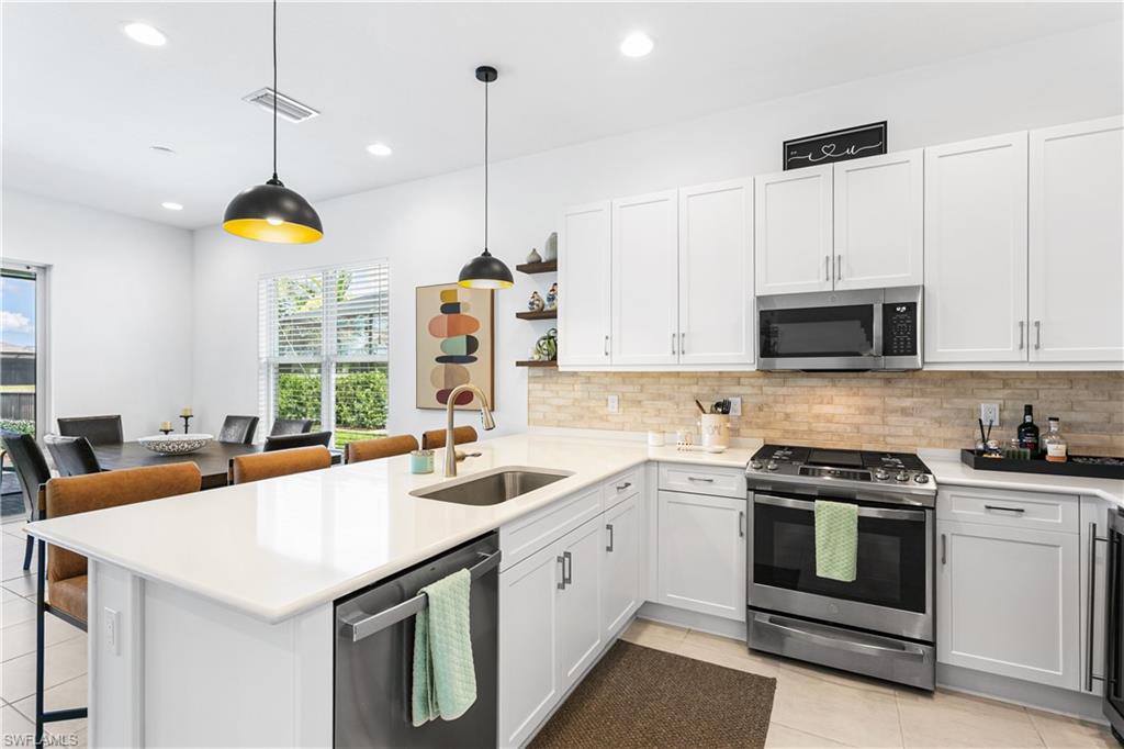 VALENCIA TRAILS - Residential