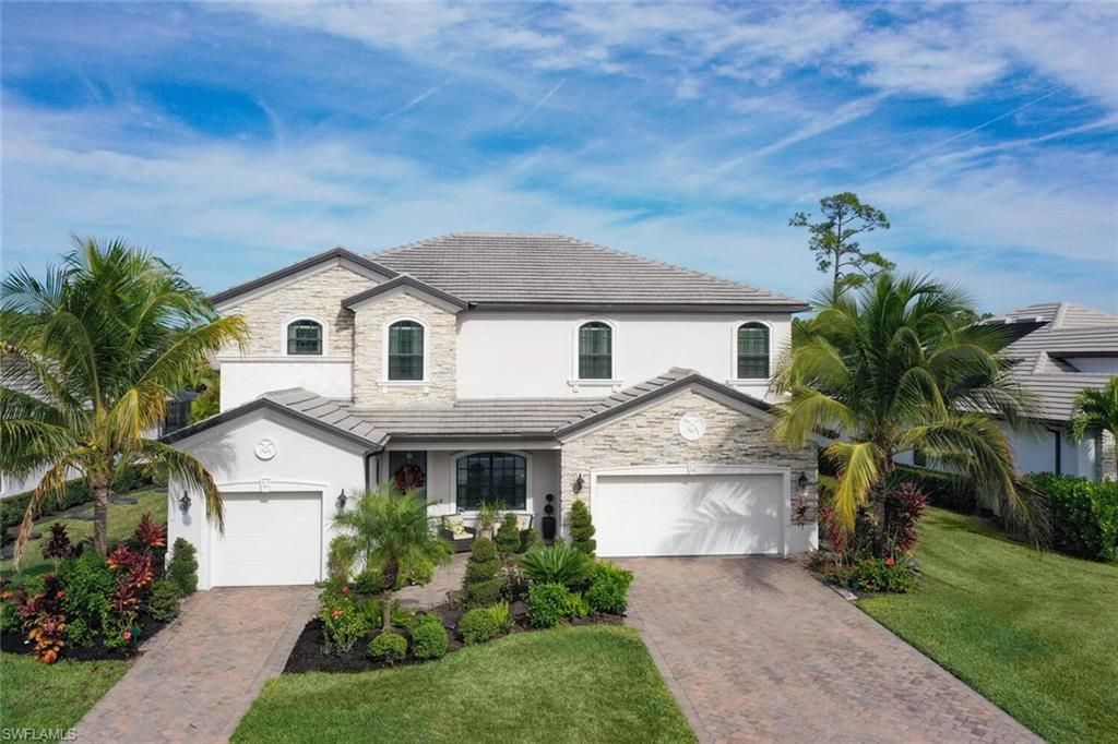 Photo of 2115 Antigua LN, NAPLES, FL 34120 (MLS # 225083158)