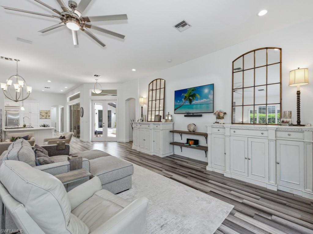 ARBOR STRAND - Residential