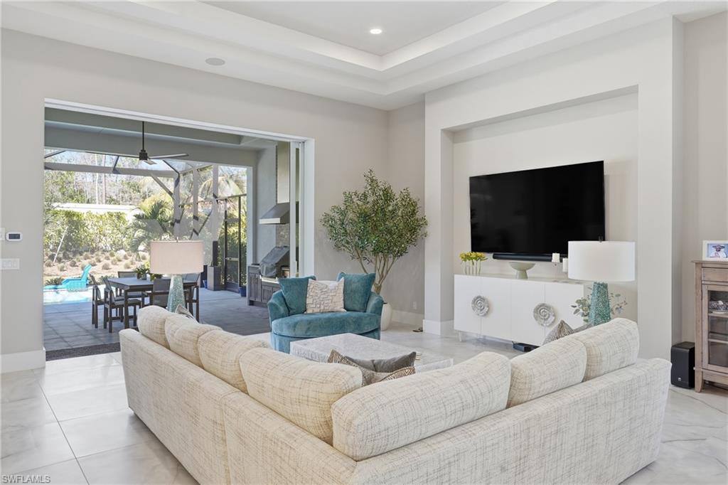 CAYMAS - Residential