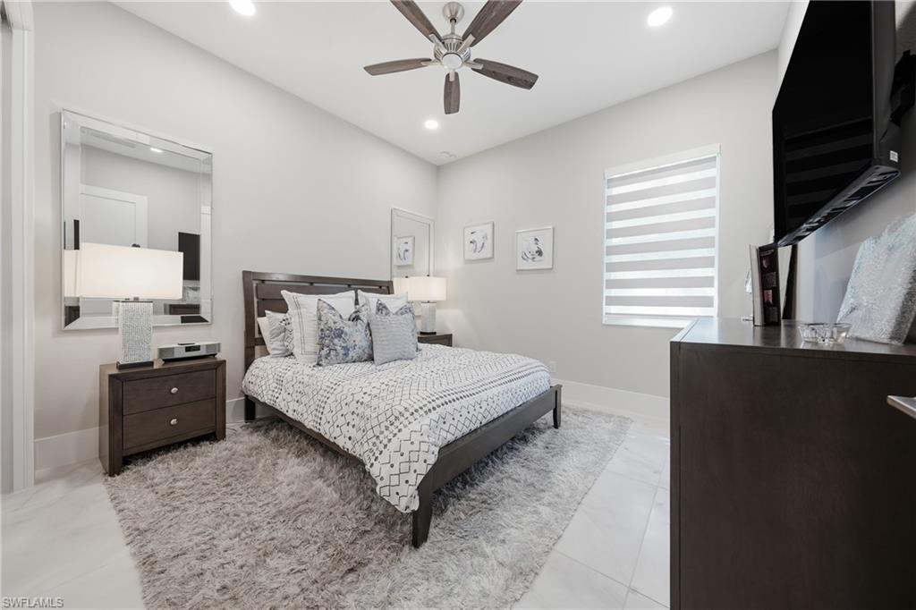 CAYMAS - Residential