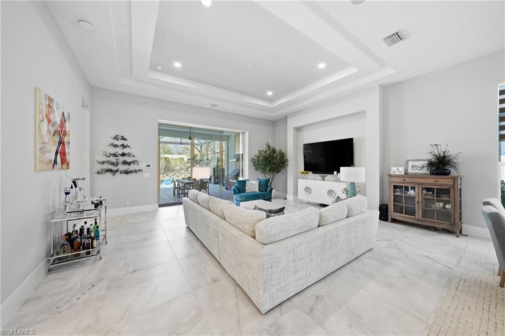 CAYMAS - Residential