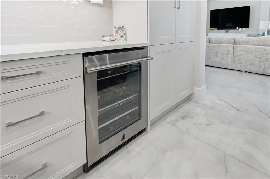 CAYMAS - Residential