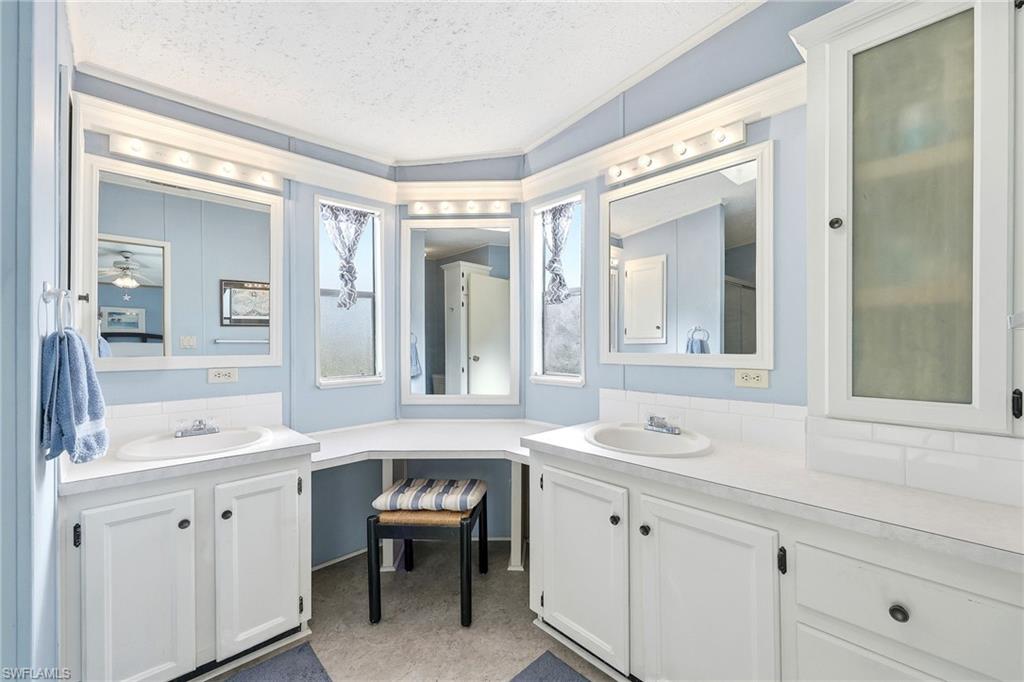 RIVERWOOD - Residential