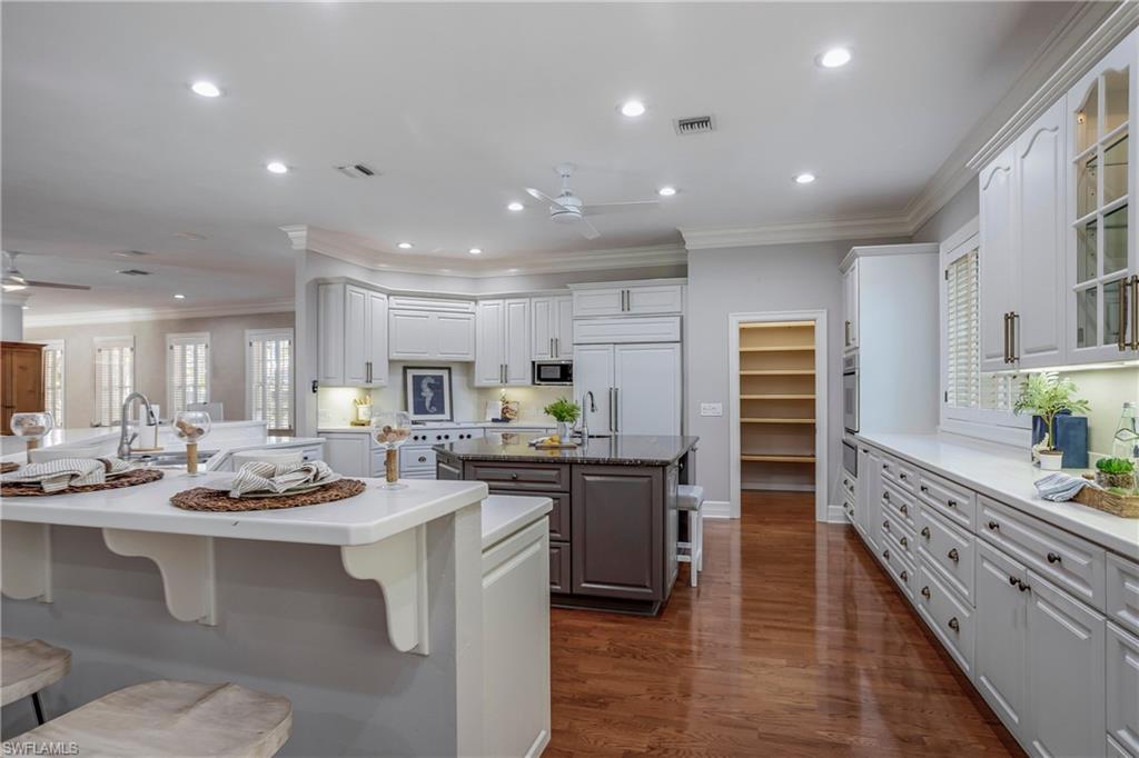 PELICAN BAY WOODS - Residential