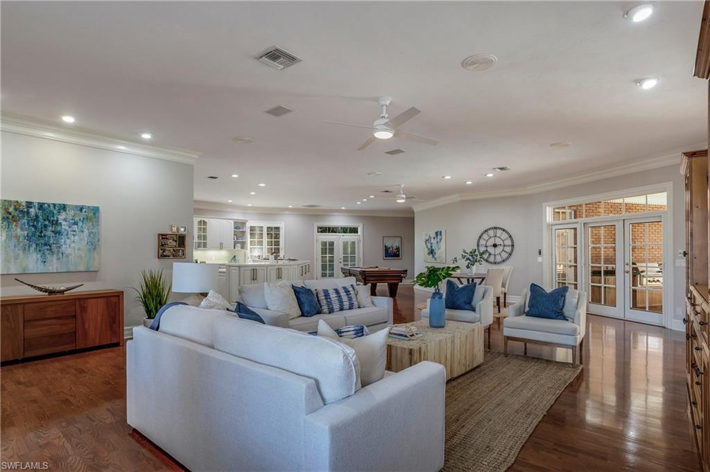 PELICAN BAY WOODS - Residential