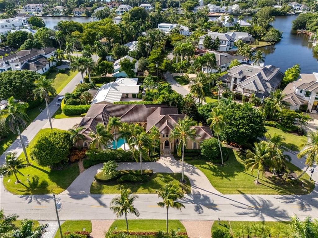 AQUALANE SHORES - Residential