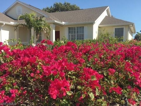 A home in MARCO ISLAND