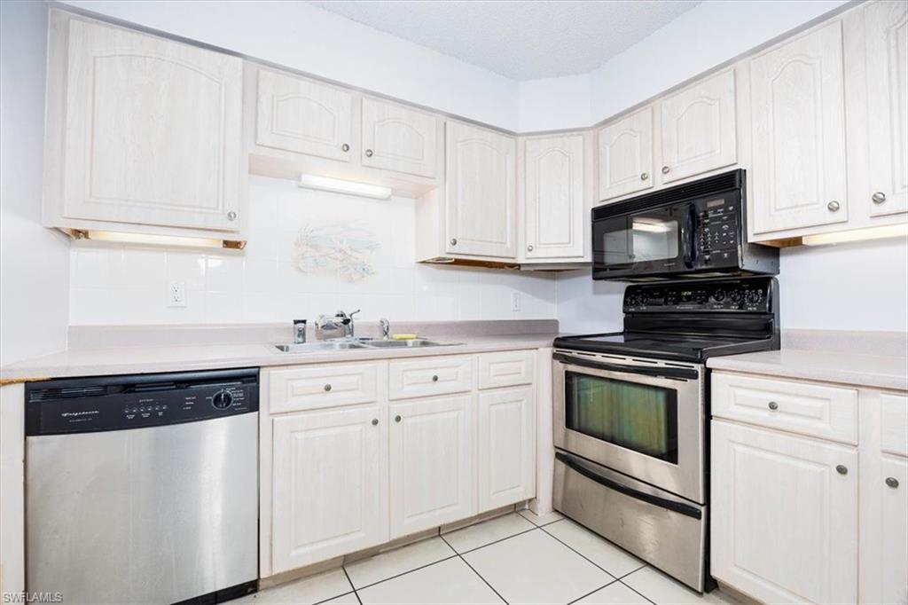 SAN CARLOS PARK - Residential