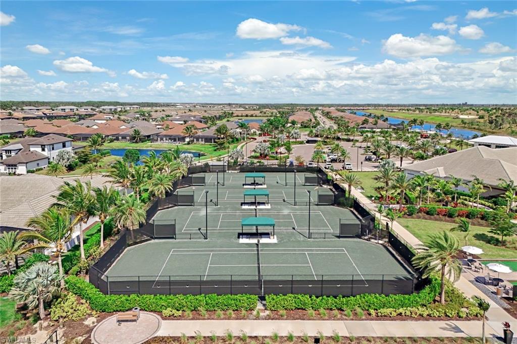 ESPLANADE LAKE CLUB - Residential