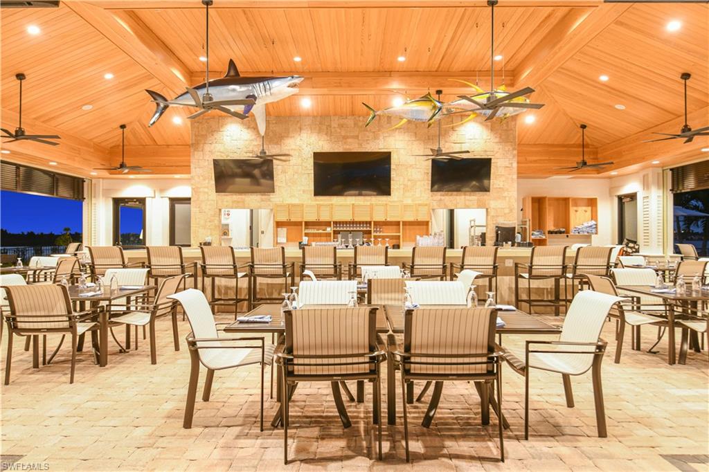 ESPLANADE LAKE CLUB - Residential