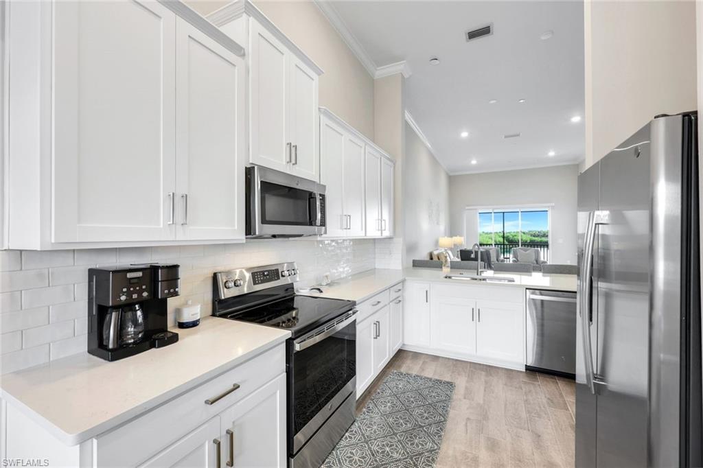 ESPLANADE LAKE CLUB - Residential