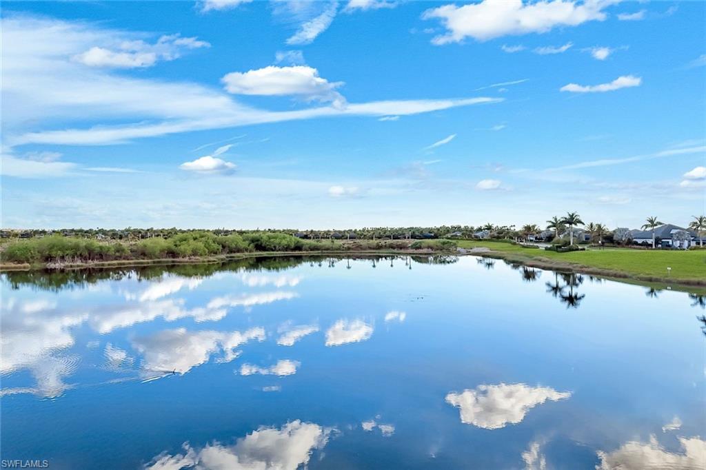 ESPLANADE LAKE CLUB - Residential