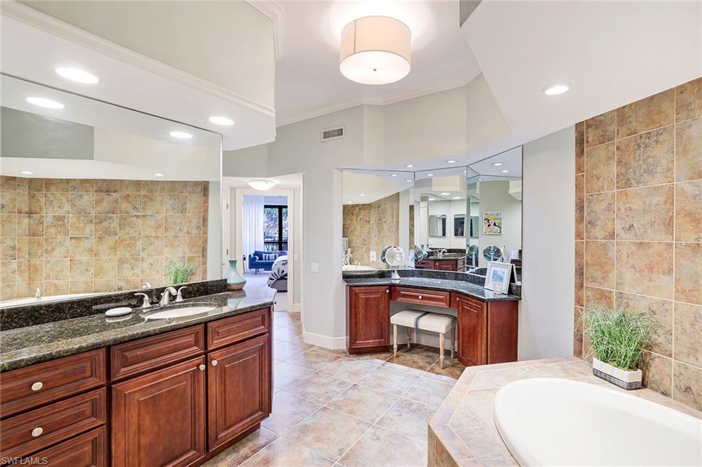 MONACO BEACH CLUB - Residential