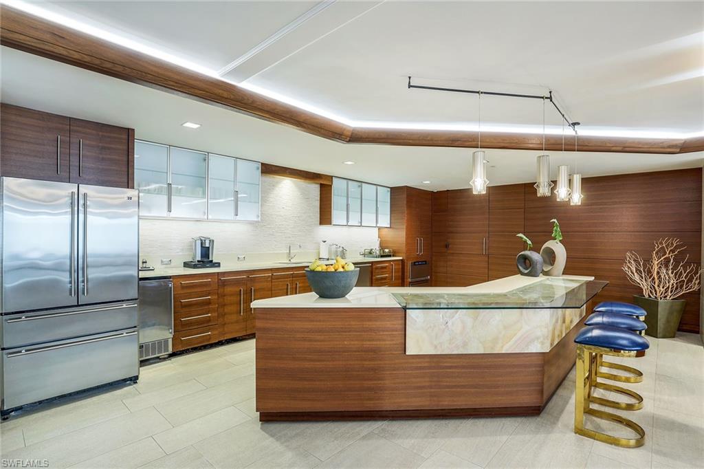 MONACO BEACH CLUB - Residential