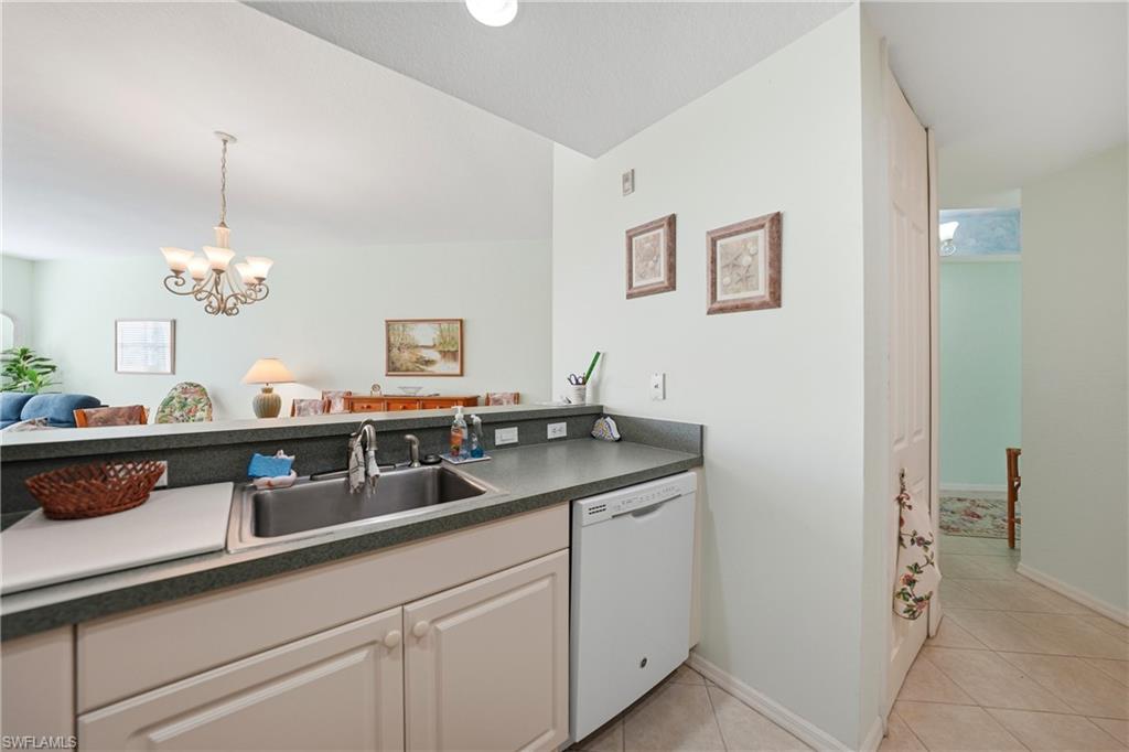 FOUNTAIN COURT - Residential