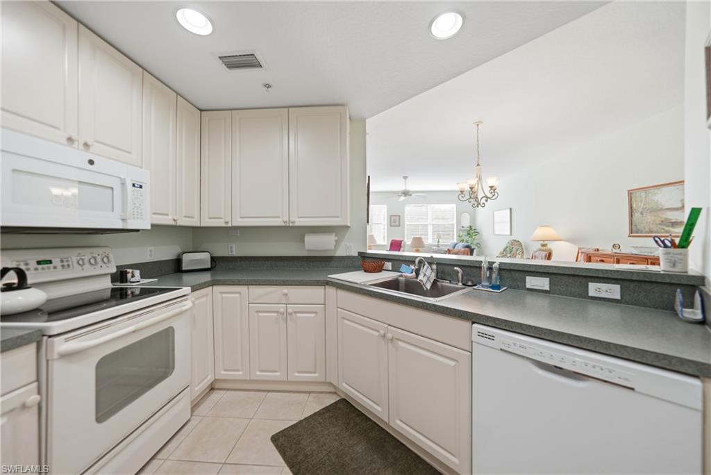 FOUNTAIN COURT - Residential