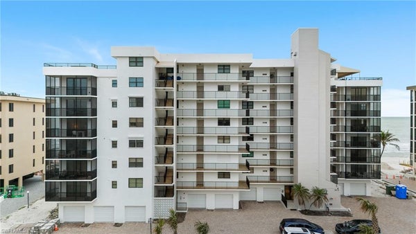 9375 GULF SHORE DR APT 401, NAPLES, FL 34108 - Image 5c3daeceb0a9babca025e62d48bc1685/732675278
