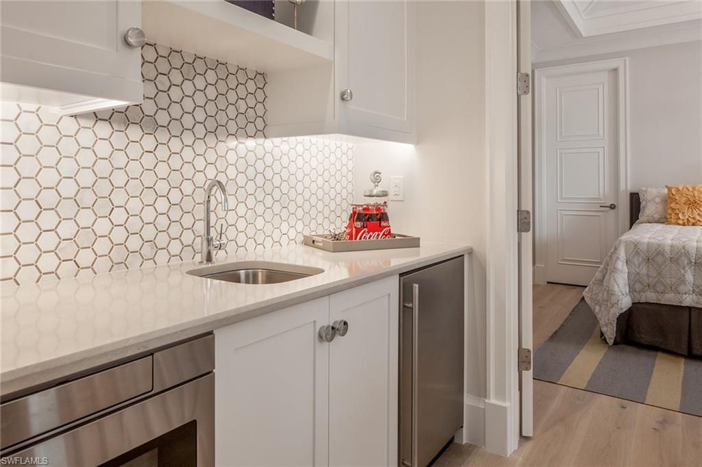 PELICAN BAY WOODS - Residential