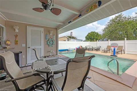 Single Family Residence in PORT CHARLOTTE FL 4064 Harbor BLVD 19.jpg